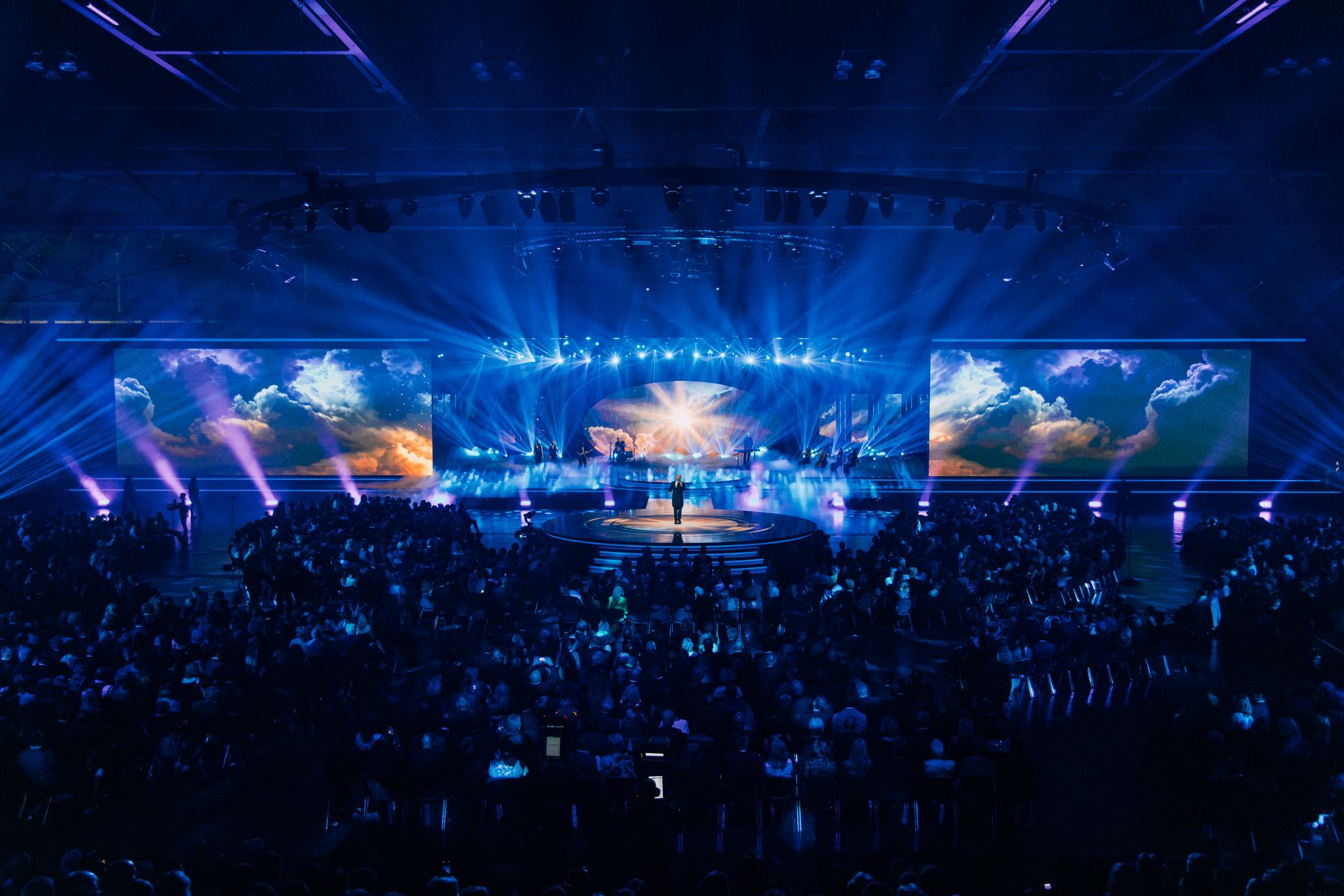 Goldene Henne 2026 — wide view of the stage and audience